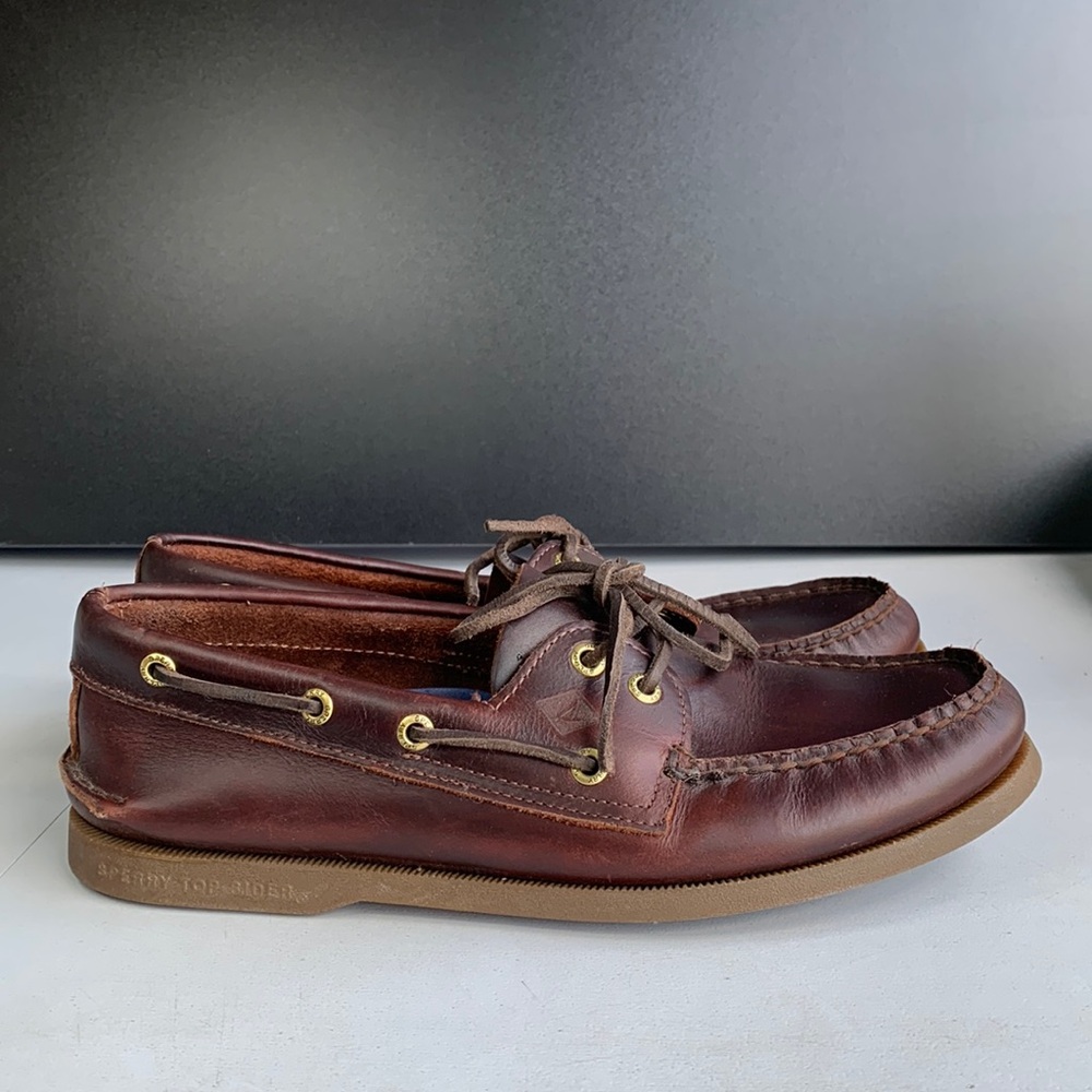 Sperry Brown Boat Shoes with Moccasin Stitching and 360° Lacing